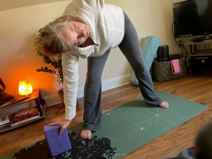 Demonstrating triangle with a block