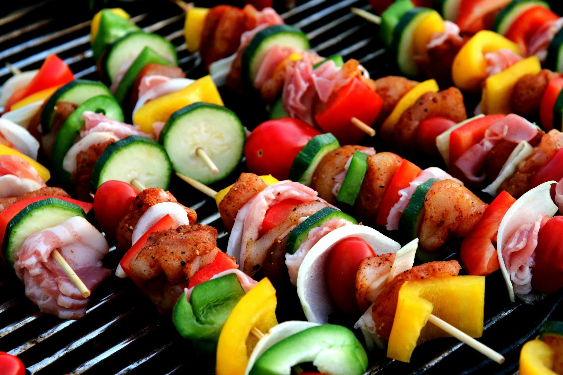 Grilled skewers with meat and. vegetables
