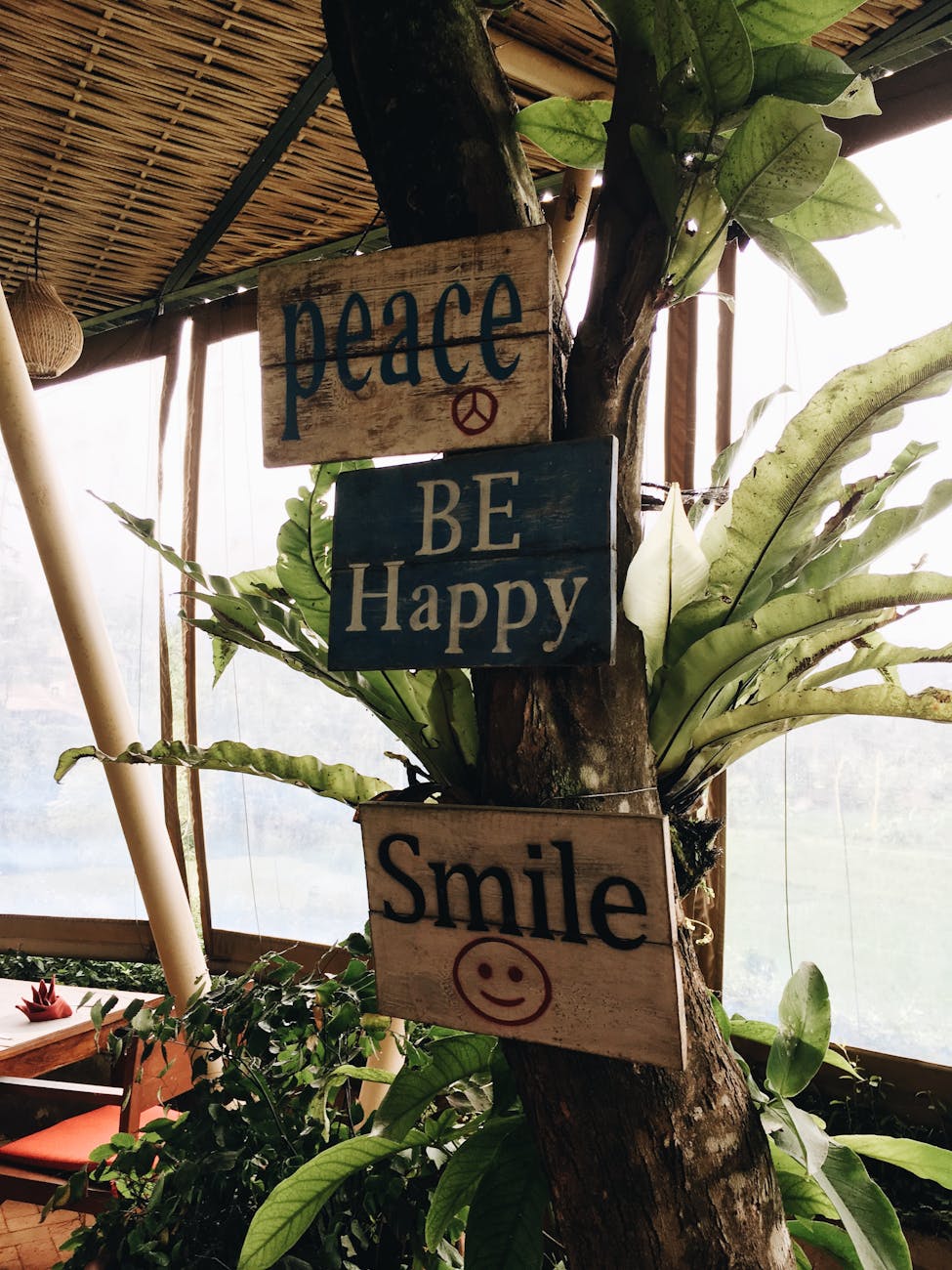 Peace and Be Happy signs