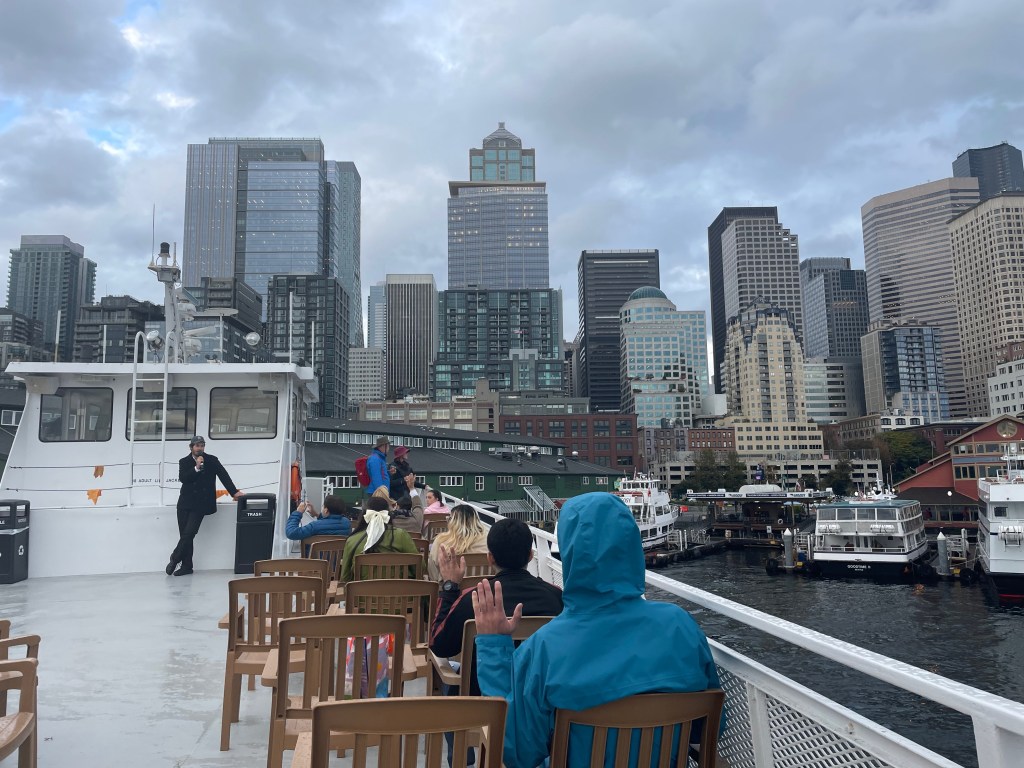 Boat tour with guide
