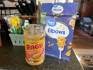 Mac and cheese ingredients